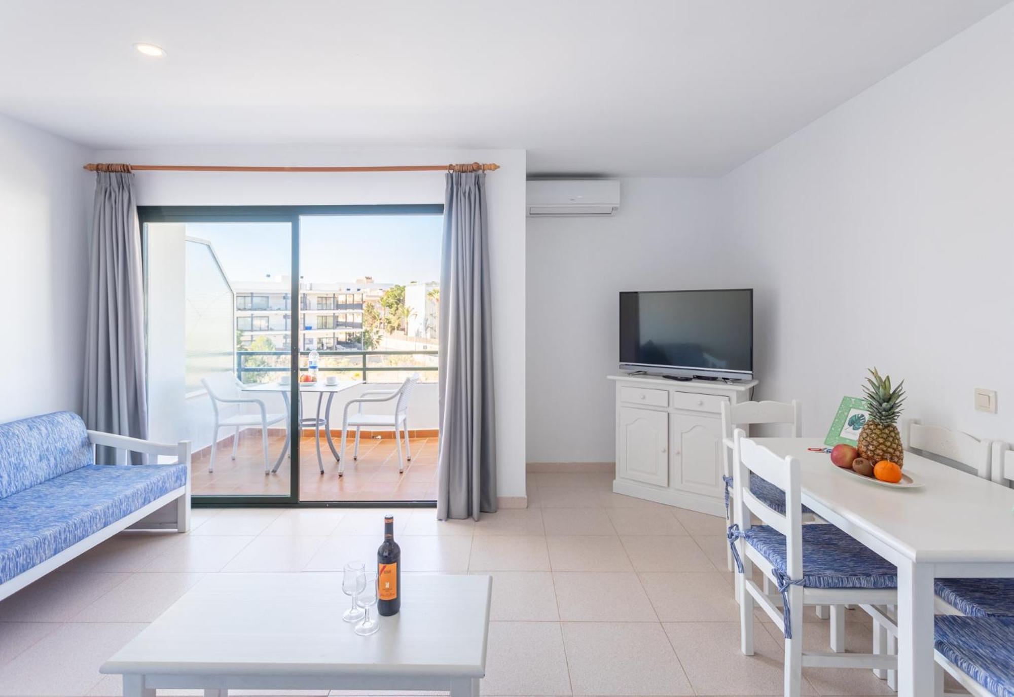 Apartamentos Es Dolc Colonia de Sant Jordi Екстер'єр фото